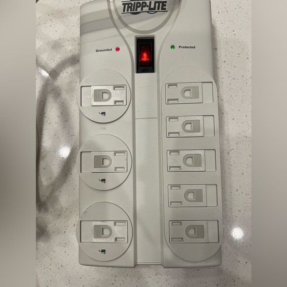 Tripp Lite 8 Outlet Surge Suppressor, 8' Cord, 1500 Joules - Picture 5 of 9